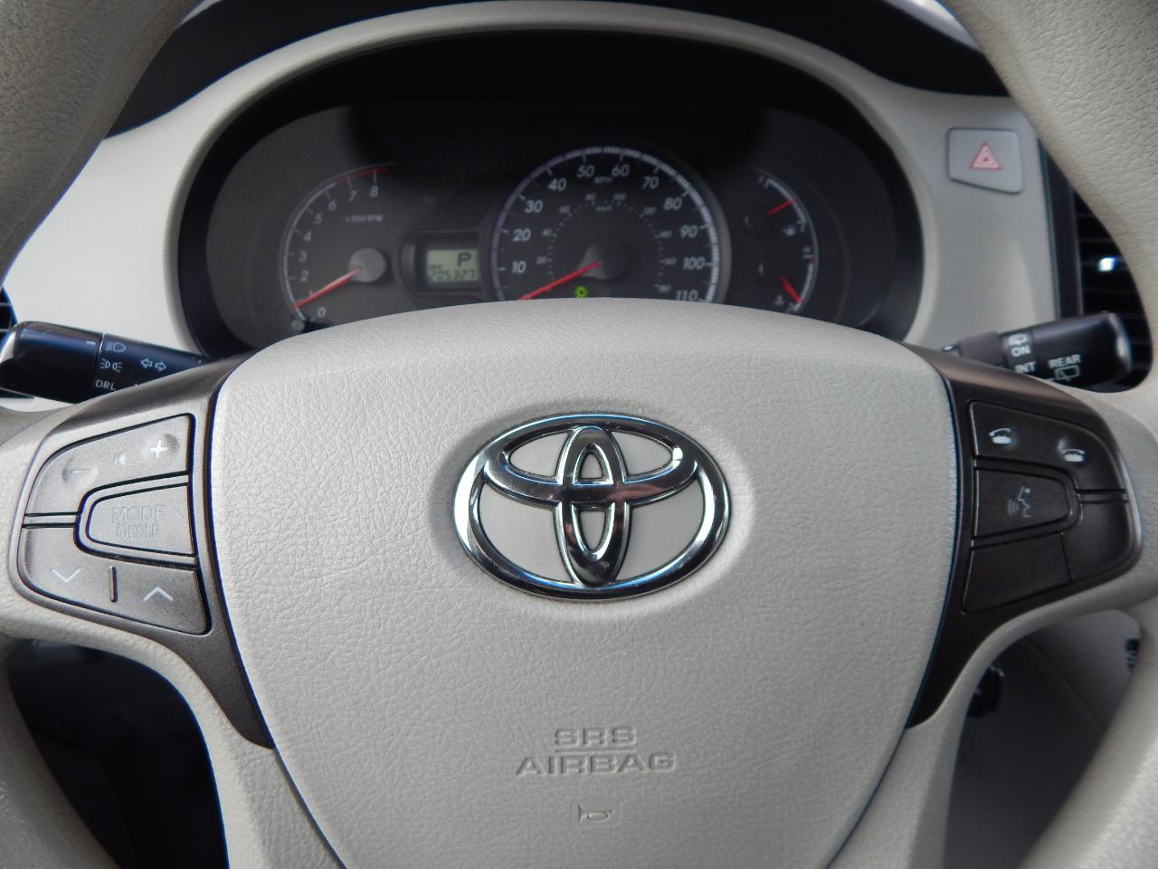 Toyota Sienna LE 2013