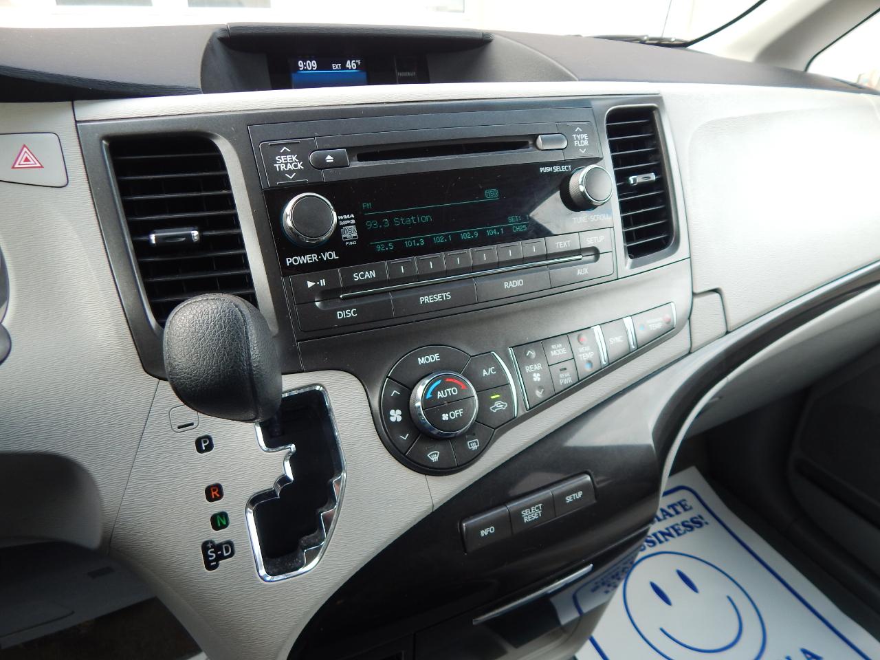 Toyota Sienna LE 2013