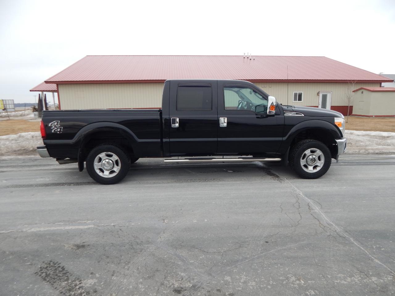 Ford F-250 SD XLT Crew Cab 4WD 2016