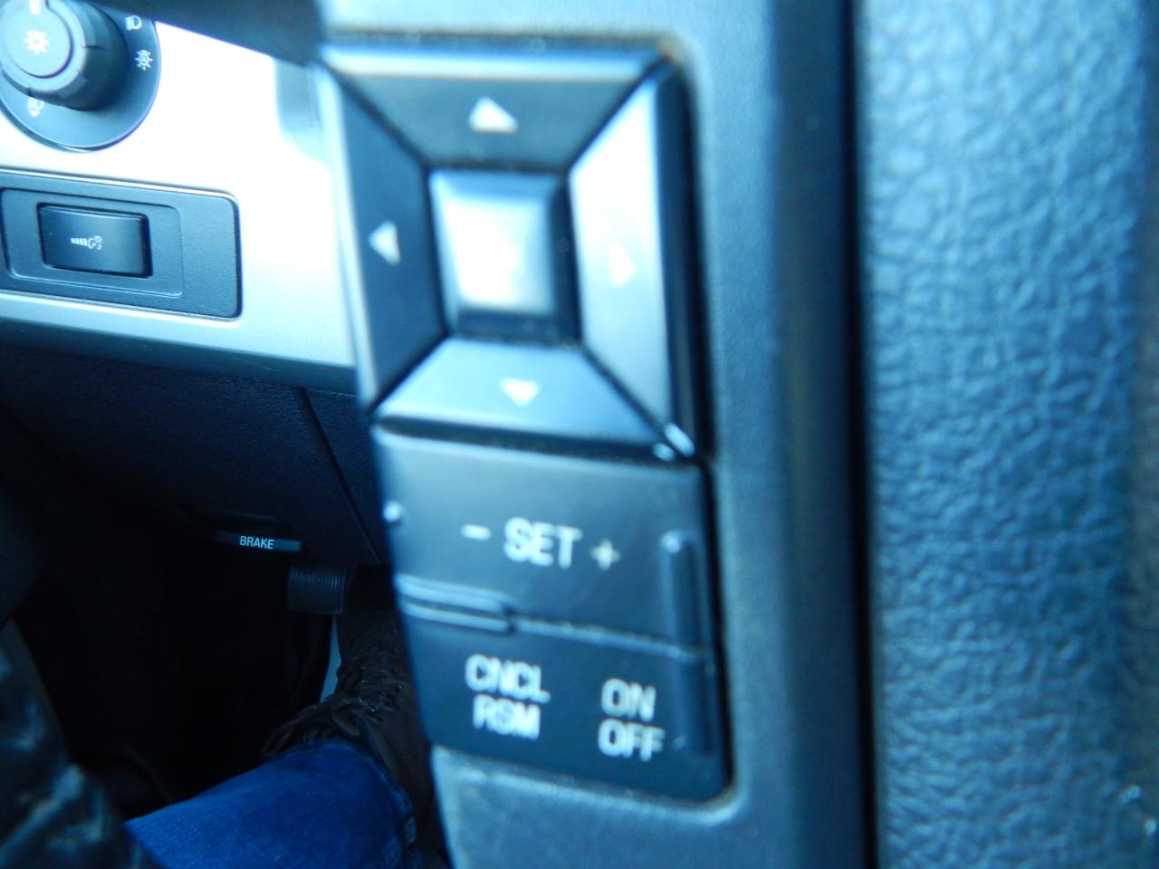 Ford F-150 Lariat SuperCrew 4WD 2011