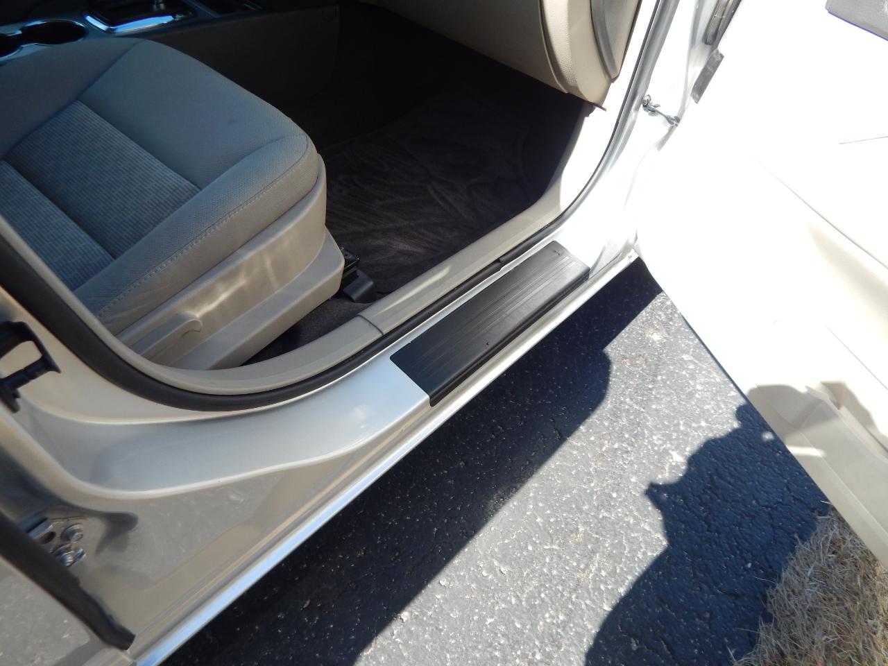 Ford Fusion I4 SE 2011