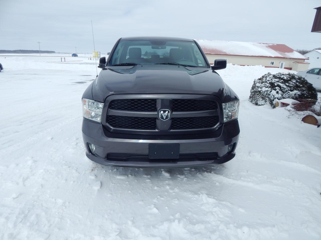 RAM 1500 Tradesman Quad Cab 4WD 2014