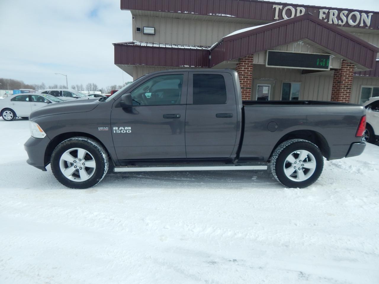 RAM 1500 Tradesman Quad Cab 4WD 2014