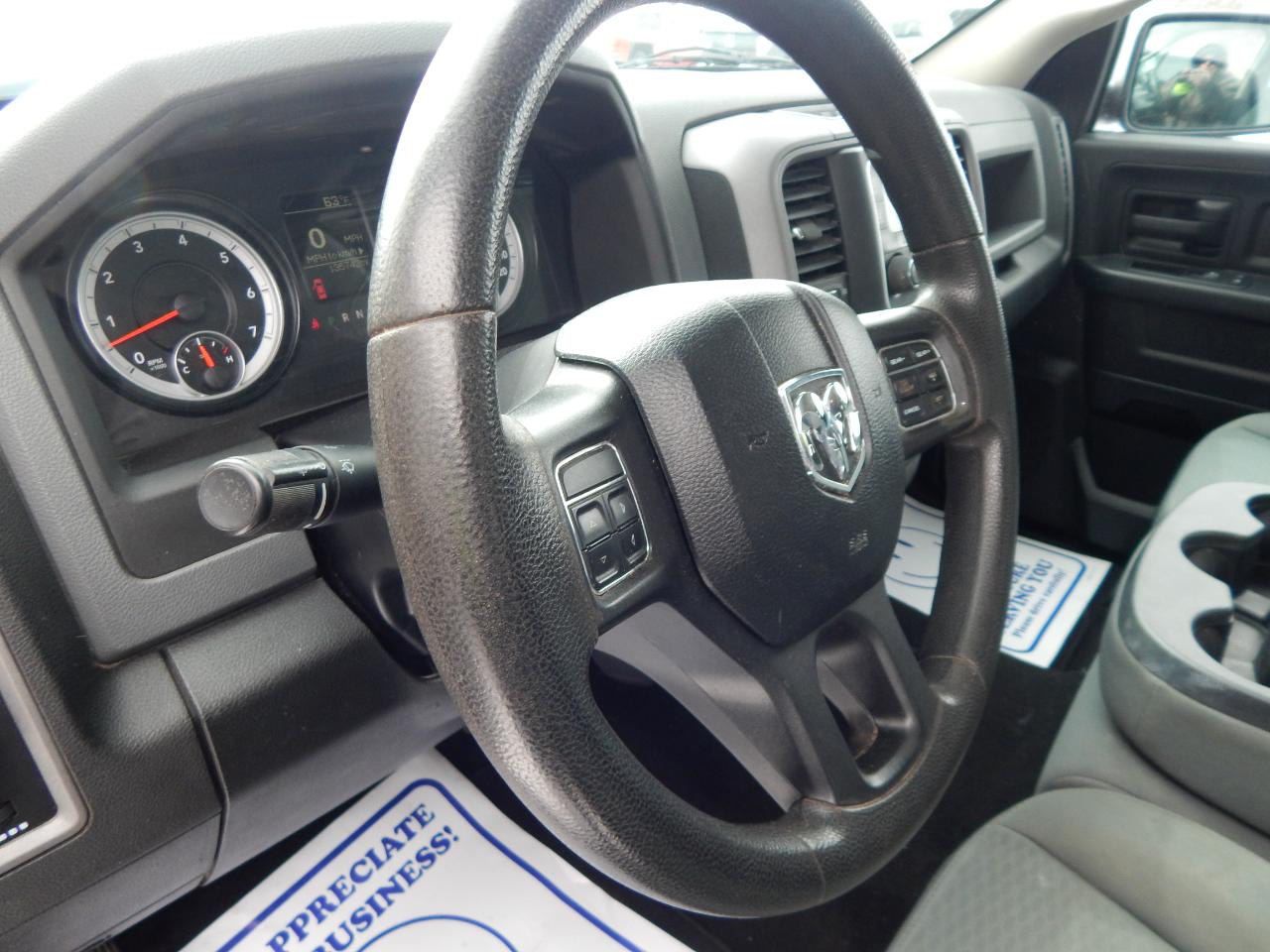 RAM 1500 Tradesman Quad Cab 4WD 2014