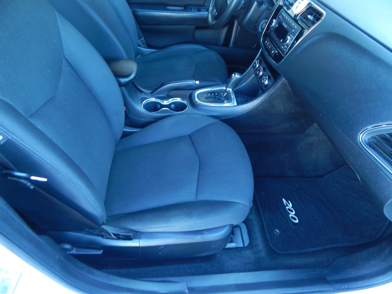 Chrysler 200 LX 2014