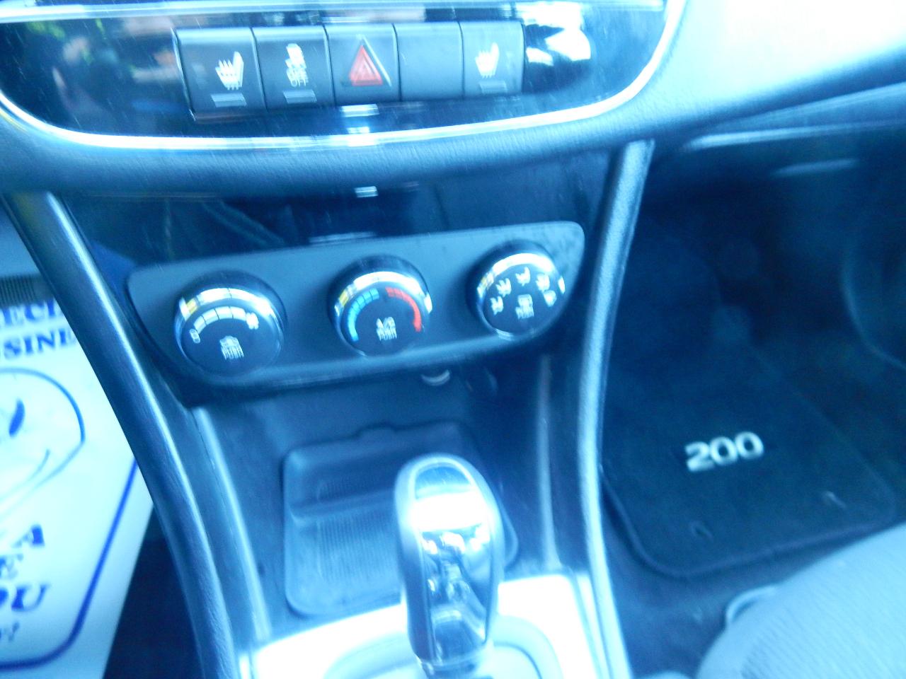 Chrysler 200 LX 2014