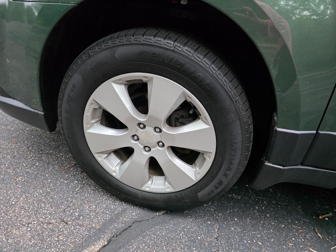 Subaru Outback 2.5i Premium 2011