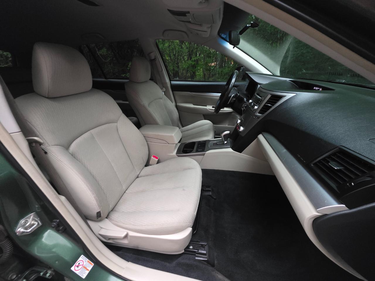 Subaru Outback 2.5i Premium 2011