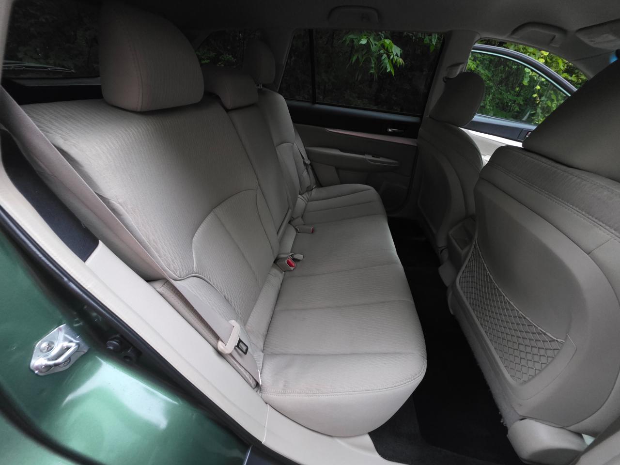 Subaru Outback 2.5i Premium 2011
