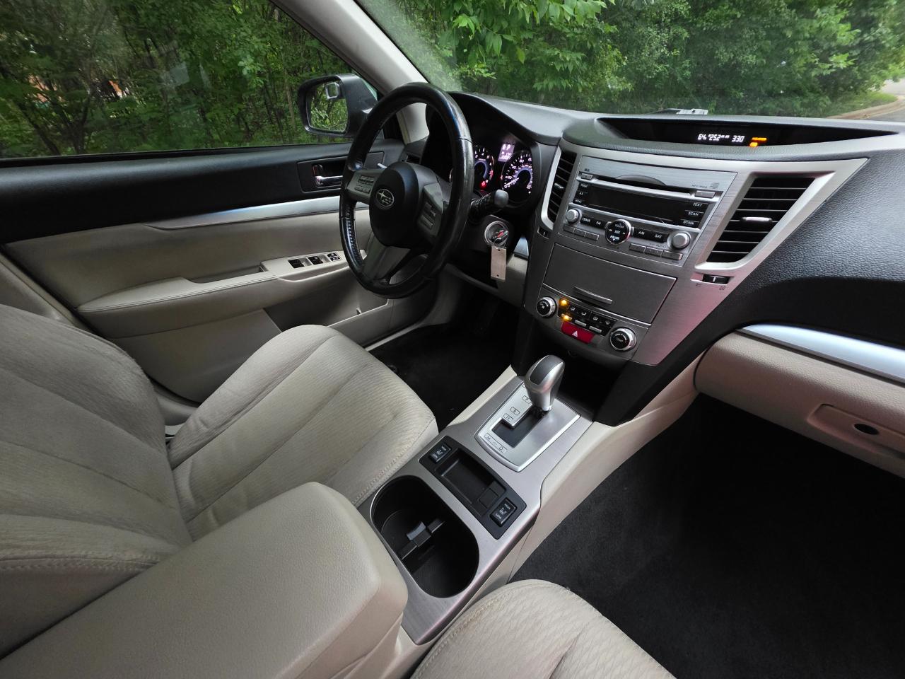 Subaru Outback 2.5i Premium 2011