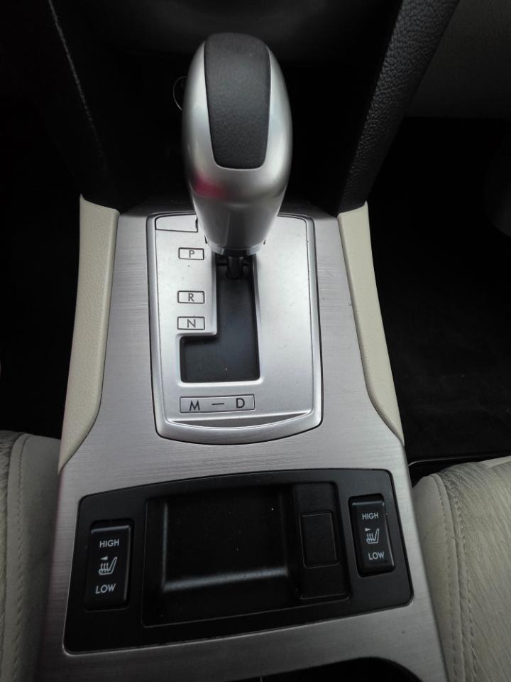 Subaru Outback 2.5i Premium 2011