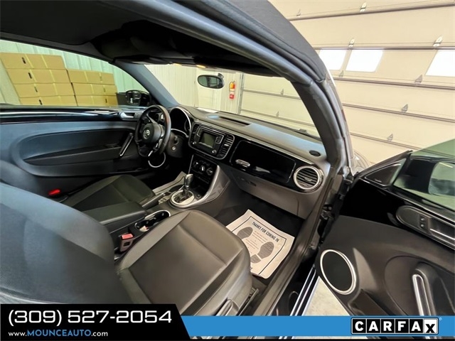 Volkswagen Beetle Convertible  2018