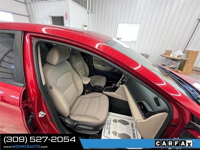 Hyundai Elantra  2020