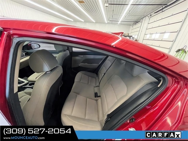 Hyundai Elantra  2020