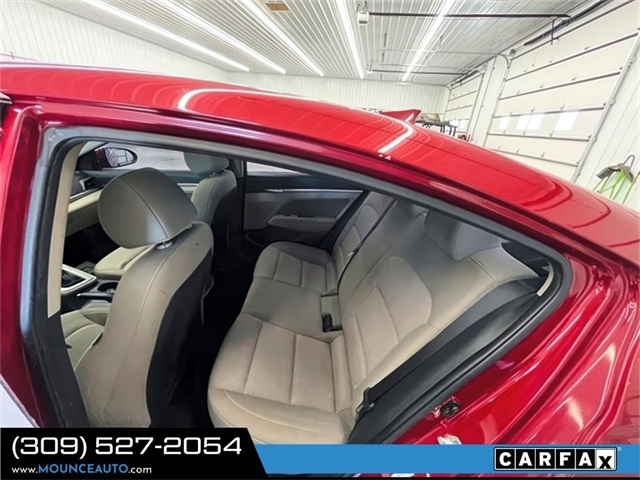 Hyundai Elantra  2020