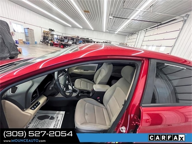 Hyundai Elantra  2020