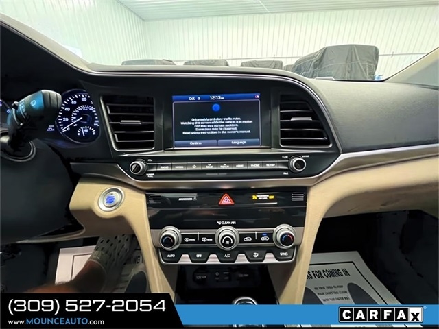 Hyundai Elantra  2020