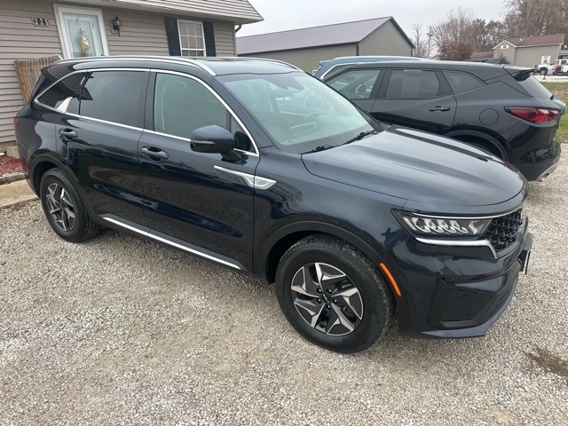 2022 Kia Sorento Hybrid S photo 2