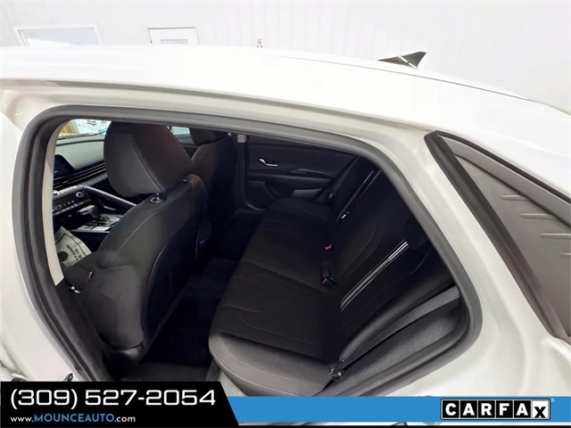 Hyundai Elantra  2023