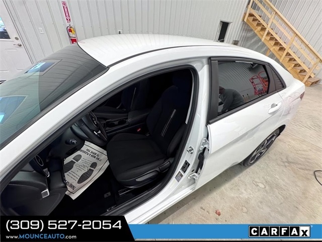 Hyundai Elantra  2023