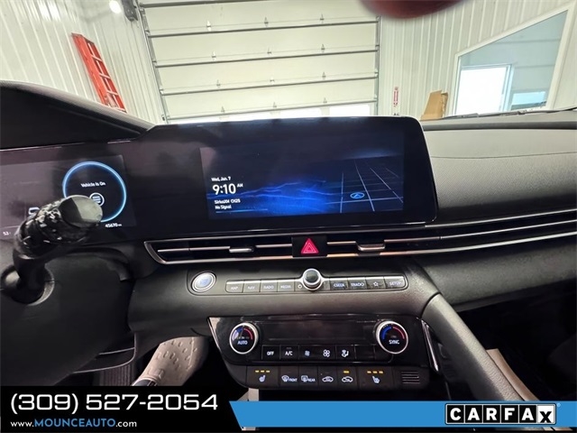 Hyundai Elantra  2023