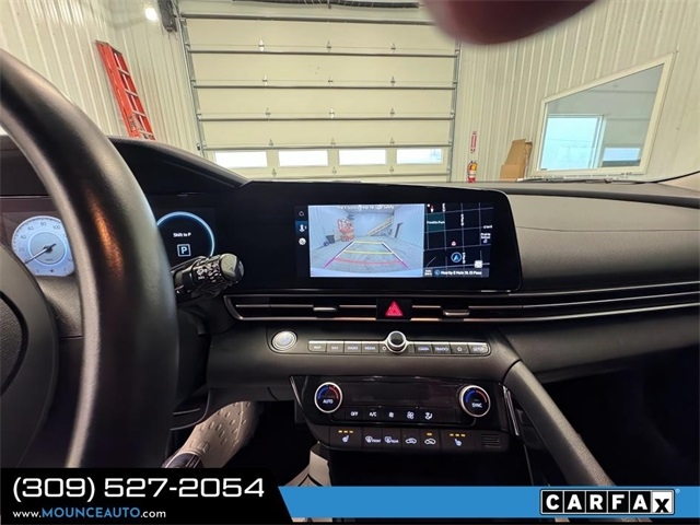 Hyundai Elantra  2023