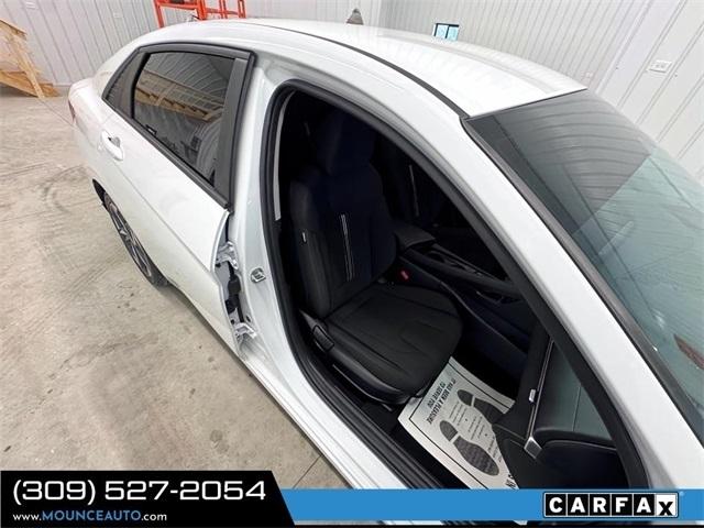 Hyundai Elantra  2023