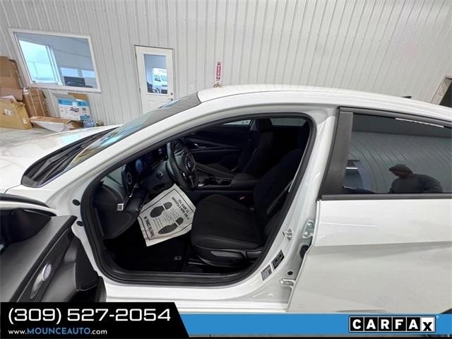 Hyundai Elantra  2023