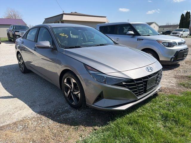 Hyundai Elantra  2023