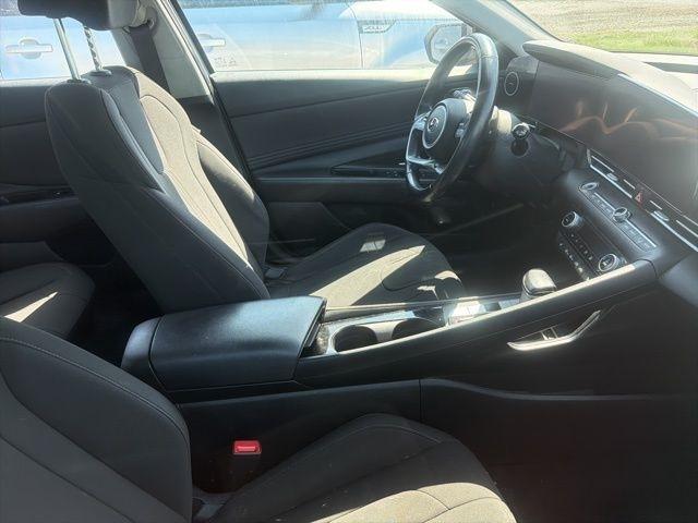 Hyundai Elantra  2023