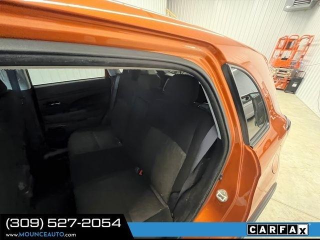 Mitsubishi Outlander Sport  2021