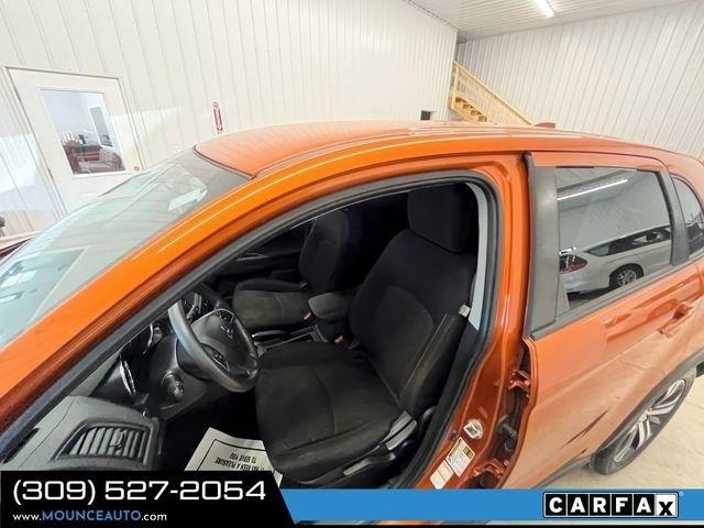 Mitsubishi Outlander Sport  2021