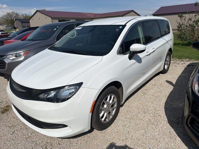 White 2022 Chrysler Voyager LX FWD Minivan Front-Wheel Drive Automatic
