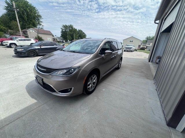 2018 Chrysler Pacifica Touring-L Plus's photo