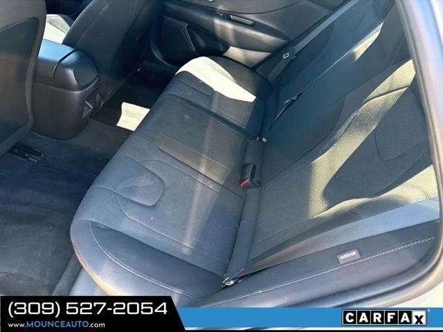 Hyundai Elantra  2024