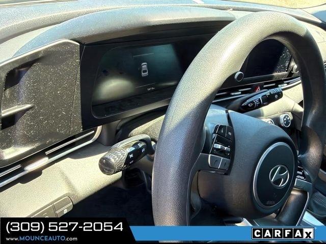 Hyundai Elantra  2024