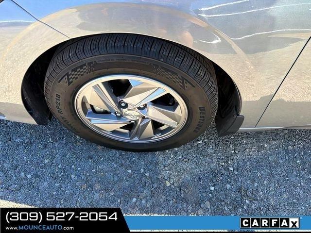 Hyundai Elantra  2024