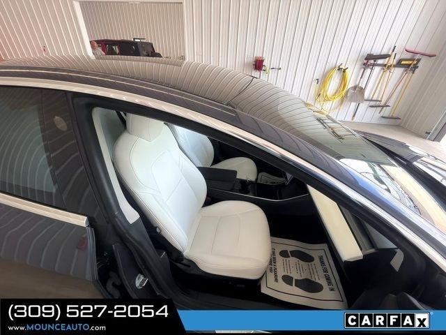 Tesla Model 3  2019