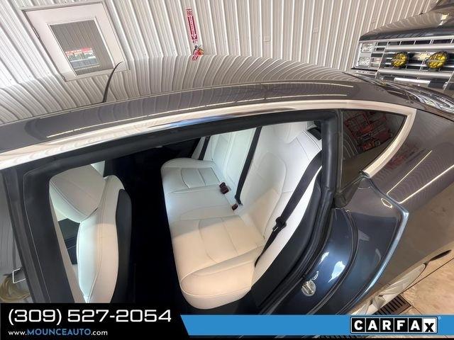 Tesla Model 3  2019