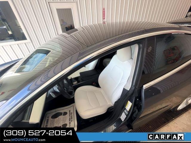 Tesla Model 3  2019