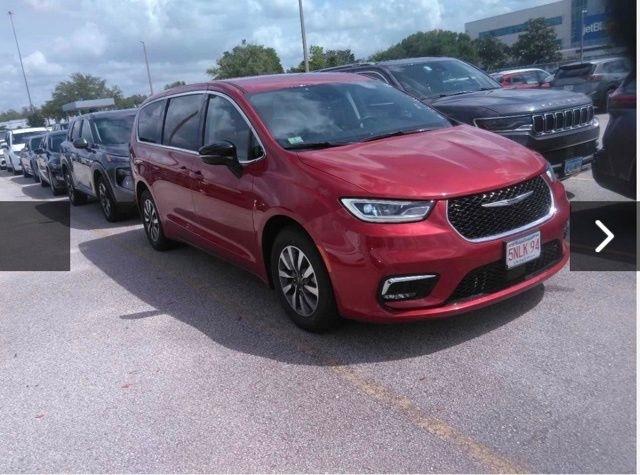 2024 Chrysler Pacifica Select