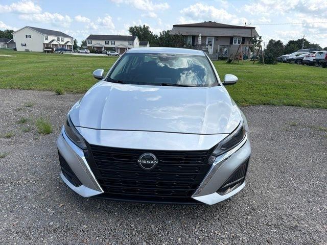 Nissan Altima  2023
