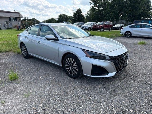 Nissan Altima  2023