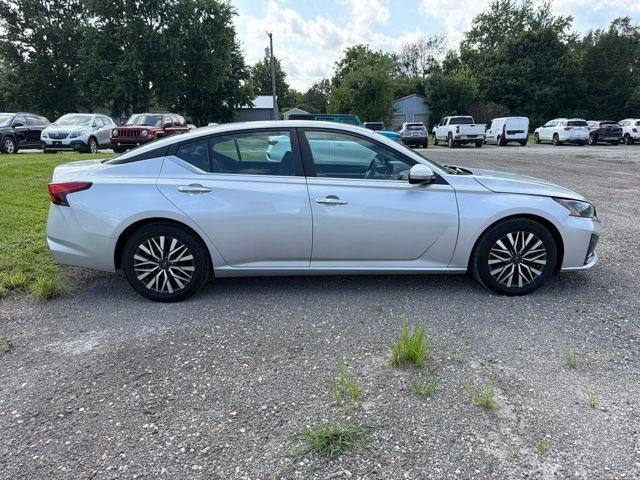 Nissan Altima  2023