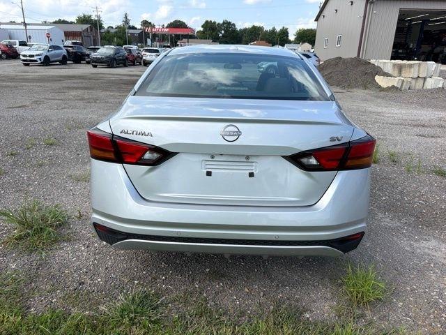 Nissan Altima  2023