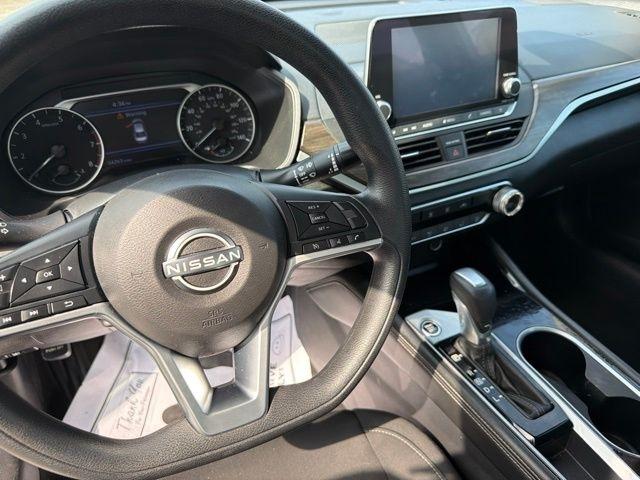 Nissan Altima  2023