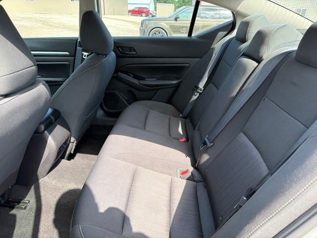 Nissan Altima  2023
