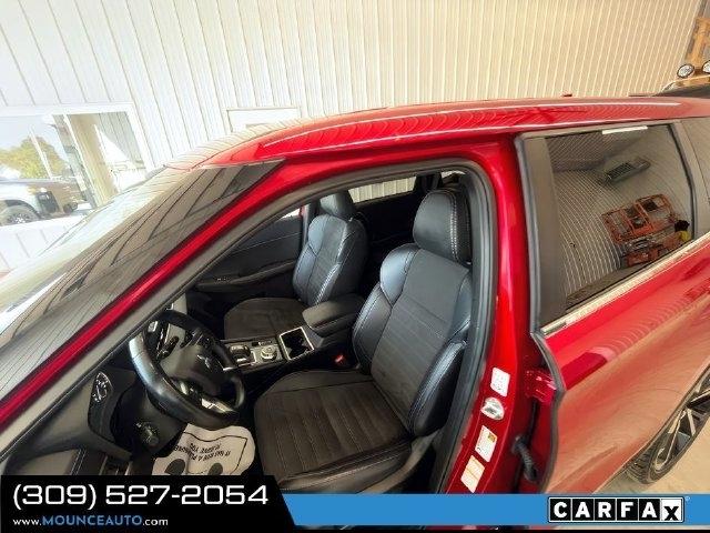Mitsubishi Outlander  2024