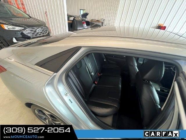 Hyundai Elantra  2021