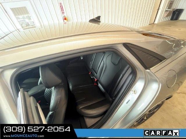 Hyundai Elantra  2021